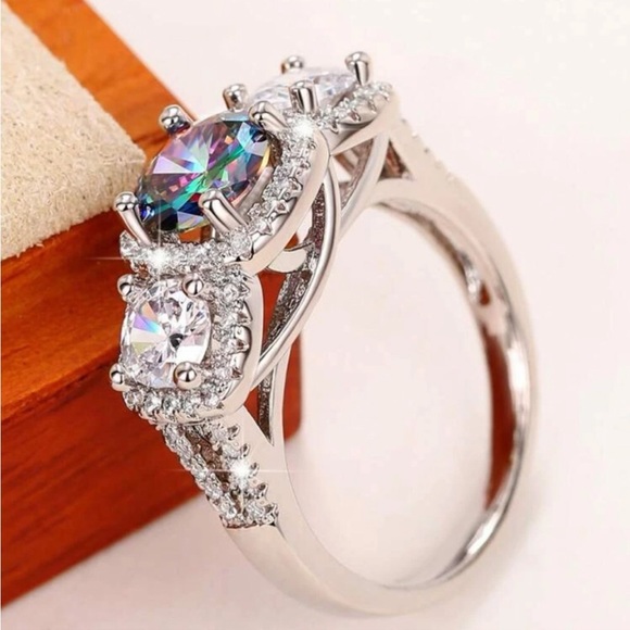 CUBIC ZIRCONIUM SILVER TONE RING - Picture 2 of 6